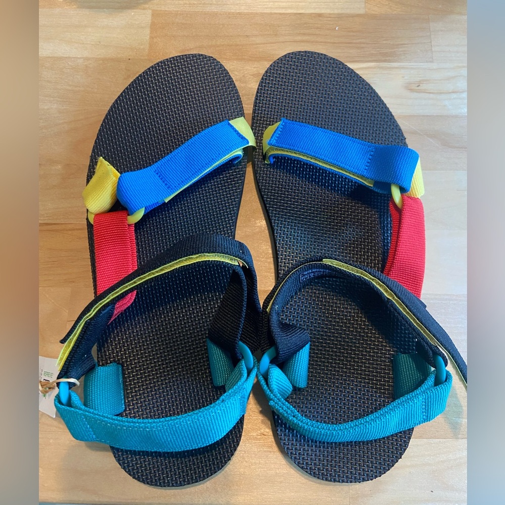 NWT Teva original universal multi color